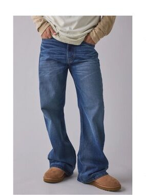 BDG Men’s Bootcut Jeans in Medium Blue Wash